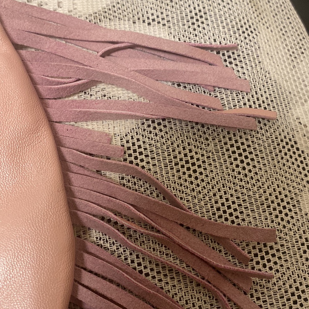 Cute little Vintage Y2K Paris Hilton pink fringe shoulder bag. - Picture 11 of 12